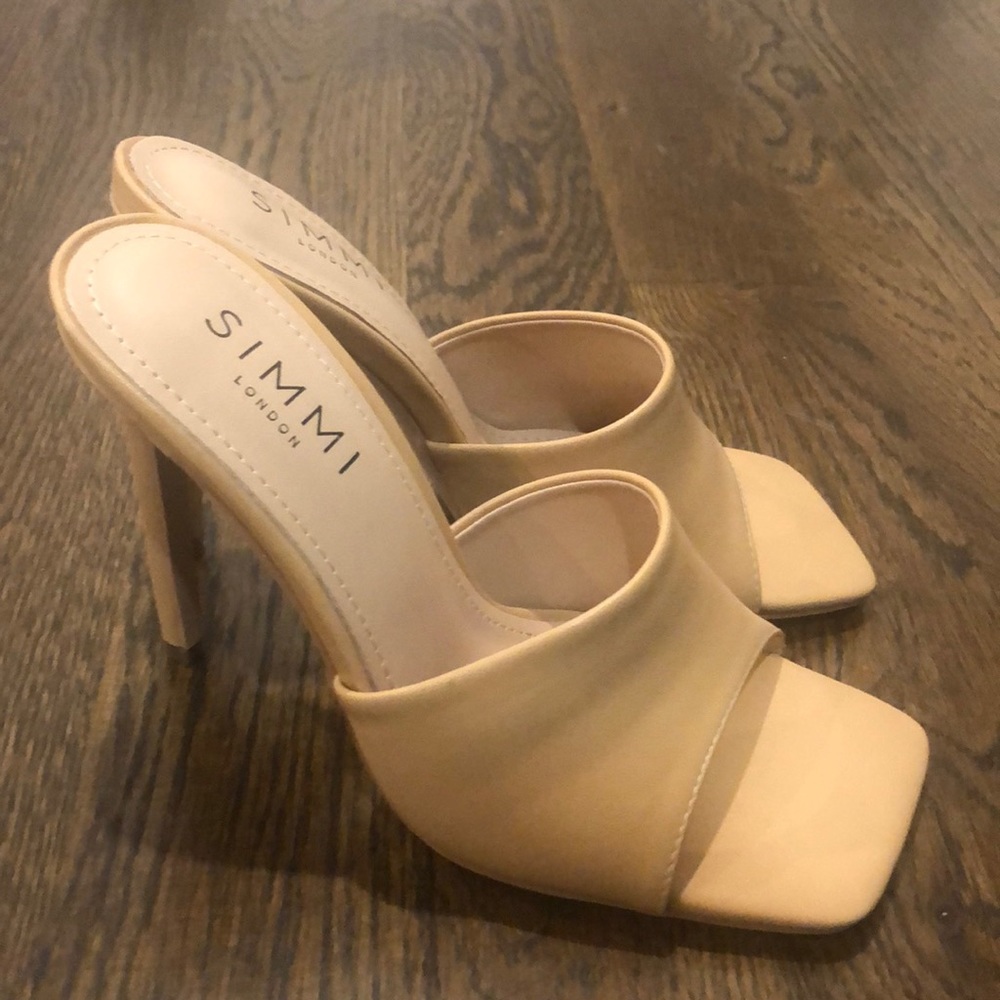 Open toe sandals